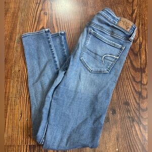 american eagle jeans. no holes